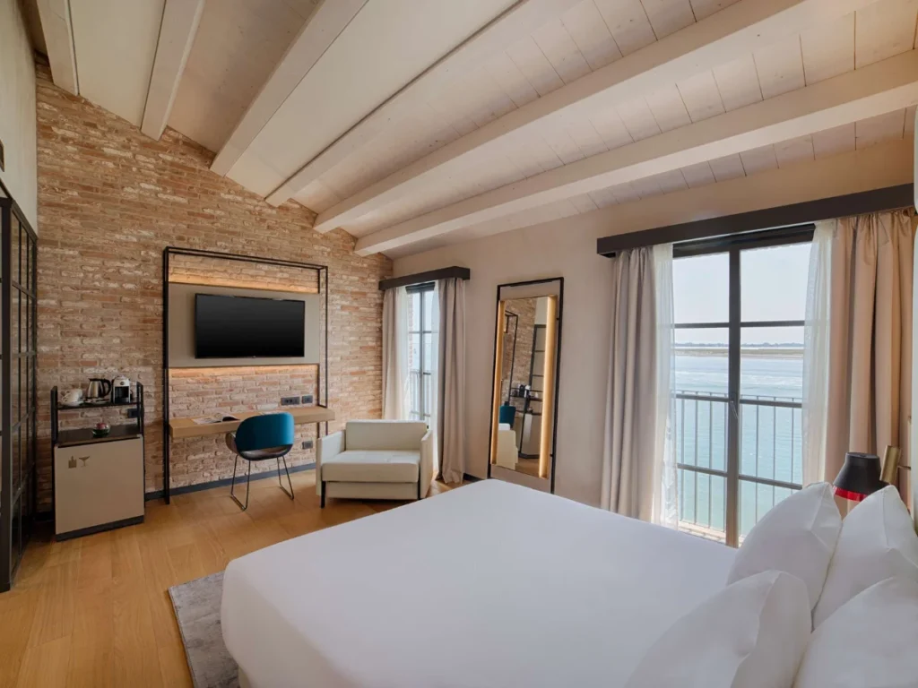 Murano Honeymoon - NH Collection Venezia Murano Villa