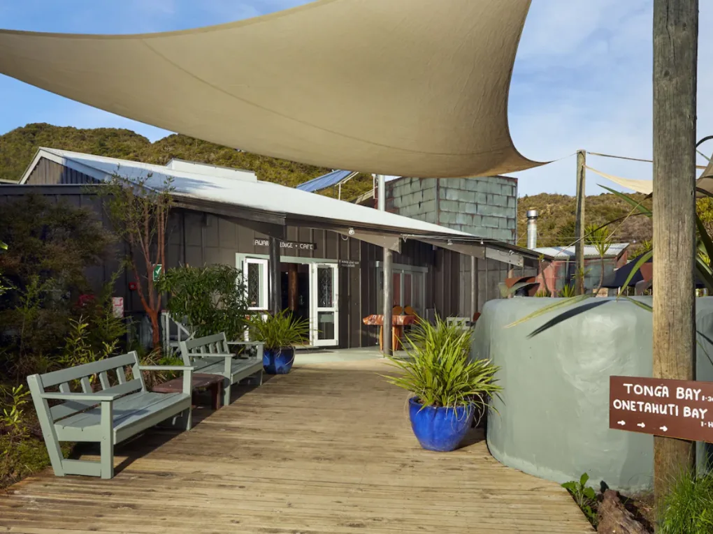 Honeymoon NZ Awaroa Lodge