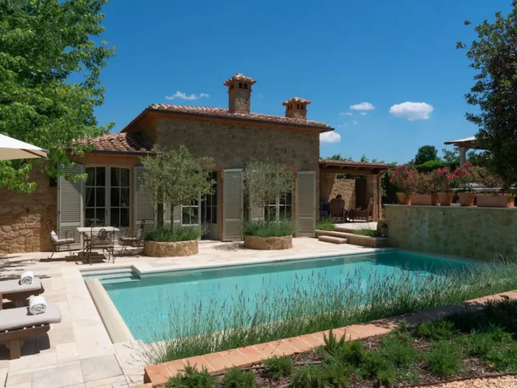 Honeymoon Hotel with private pool in Italy